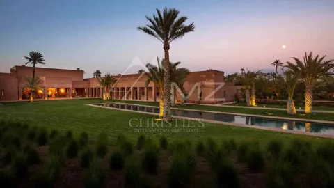 Palace House Tennis court rose garden, lake, cascade, 11 bedrooms in Marrakech