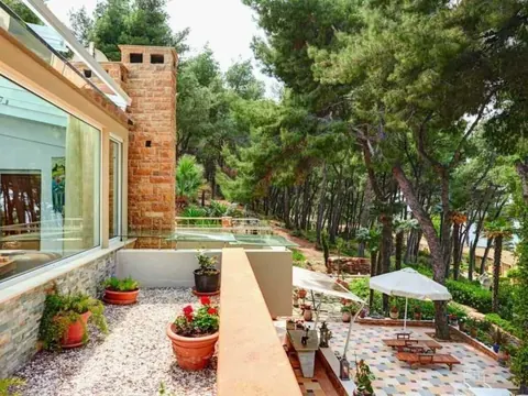 Luxury Villa Sea View 25 m swimming pool, 8 bedrooms in Halkidiki buy for sale For Super Rich