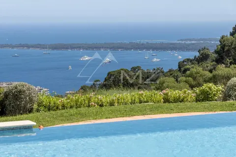 Premium Villa Breathtaking panoramic sea view over the sea ​​and the Glaïeuls  swimming pool, pool house bowling, 8 bedrooms in Cannes - French Riviera deal for sale For Super Rich