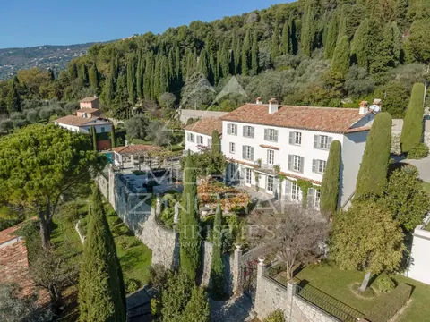 Architectural Villa located Hill of the billionaires built 1950s, 12 bedrooms in Grasse - French Riviera