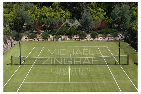 Architectural Villa Breathtaking panoramic views, hills and sunsets Tennis court, 7 bedrooms in Mougins - French Riviera photos for sale For Super Rich
