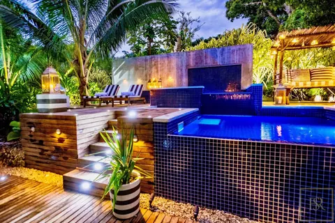 Luxury House Beach Front Private Beach, 8 bedrooms in Tahiti