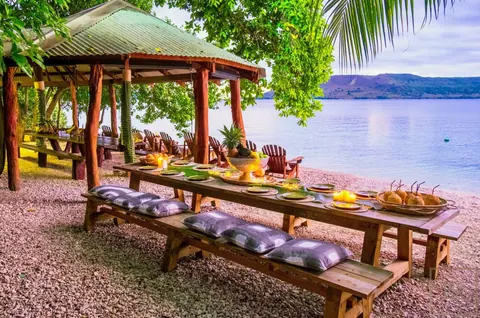 Luxury House Beach Front Private Beach, 8 bedrooms in Tahiti best for sale For Super Rich