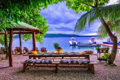 Luxury House Beach Front Private Beach, 8 bedrooms in Tahiti price for sale For Super Rich