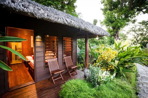 Luxury House Beach Front Private Beach, 8 bedrooms in Tahiti real estate for sale For Super Rich