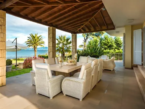 Elegant Villa Beach Front,  Mediterranean view, 6 bedrooms in Halkidiki HPS3991 for sale For Super Rich