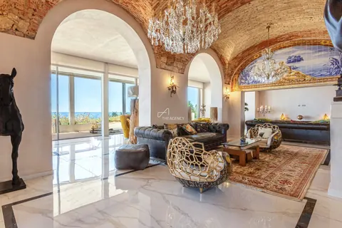 ONE-OF-THE-KIND Villa Beach Front Panoramic View, 7 bedrooms in Lagos deal for sale For Super Rich
