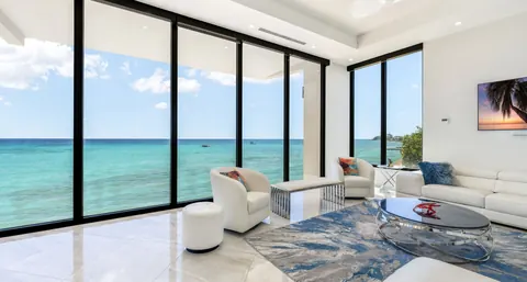 Luxury Villa Beach Front Caribbean Sea views, 5 bedrooms in Seven Mile Beach top for sale For Super Rich Luxury Villa Beach Front Caribbean Sea views, 5 bedrooms in Seven Mile Beach top for sale For Super Rich