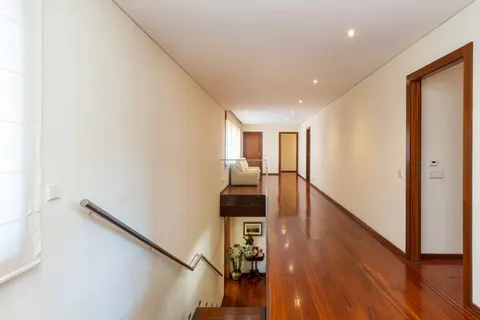Elegant Villa Panoramic View heated outdoor pool, 5 bedrooms in Porto top for sale For Super Rich