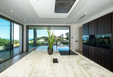 High-end Villa 10 cars Indoor & outdoor pool & sauna, 6 bedrooms in Benahavis - La Zagaleta - Marbella top for sale For Super Rich