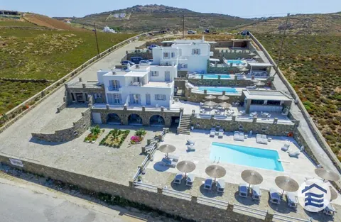 Premium Hotel Panoramic View communal swimming with pool bar, 19 bedrooms in Mykonos