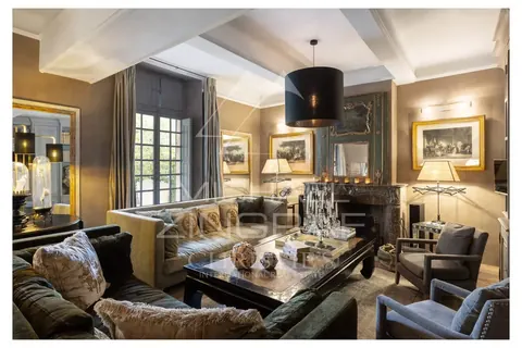 Country Villa One of a kind XVIII th century bastide with pool, 10 bedrooms in Cotignac - French Riviera available for sale For Super Rich