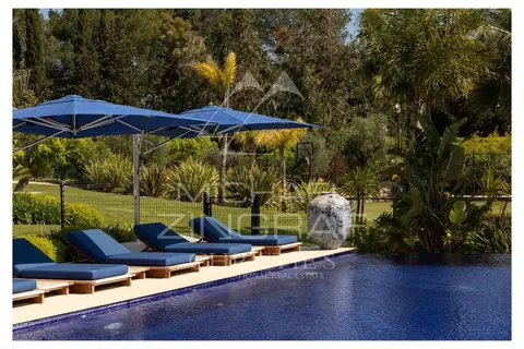 Architectural Villa Breathtaking panoramic views, hills and sunsets Tennis court, 7 bedrooms in Mougins - French Riviera ads for sale For Super Rich