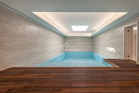 Majestic House Indoor Swimming Pool , 6 bedrooms in Cedofeita, Porto real estate for sale For Super Rich