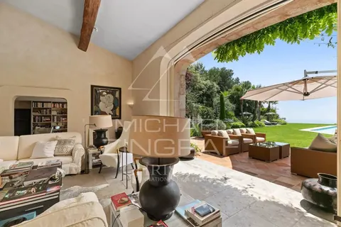 Provencal House Panoramic views sea and the old village Tennis court, pool, stylish summer kitchen, 9 bedrooms in Saint Paul de Vence property for sale For Super Rich