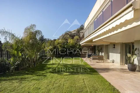 Elegant Villa Heart Californie Jacuzzi overlooking the sea, the Lérins islands and Palm Beach, 4 bedrooms in Cannes value for sale For Super Rich