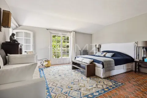 Elegant Villa views over the surrounding hills Swimming pool, pool house area, sauna, 8 bedrooms in Valbonne - French Riviera property for sale For Super Rich