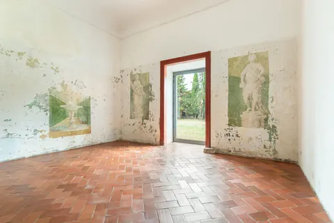 Medieval Ranch/Farm 16th century. Medieval Palace, 10 bedrooms in Belas Classified ads for sale For Super Rich