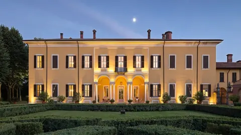 Century Villa Della Porta-Giulini-Crivelli 17th century, 10 bedrooms in Rovellasca