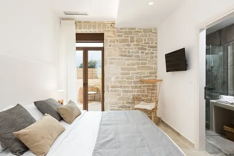 Luxury Villa Beach Front Sea View, 6 bedrooms in Bali Rethymno luxury for sale For Super Rich