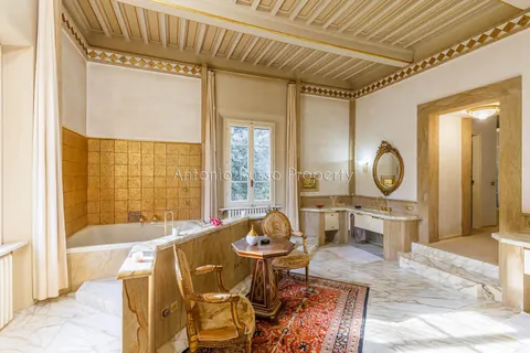 Elegant Villa Panoramic View Vineyards view, 15 bedrooms in Firenze Toscana deal for sale For Super Rich