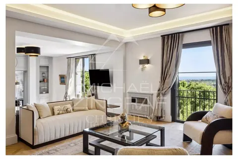 Bastide Villa Built 1920 hillside panoramic view of the sea and the Esterel mountains, 13 bedrooms in Mougins - French Riviera exclusive for sale For Super Rich