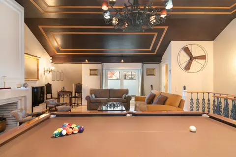 Elegant House City View two balconies, 5 bedrooms in Lisbon value for sale For Super Rich