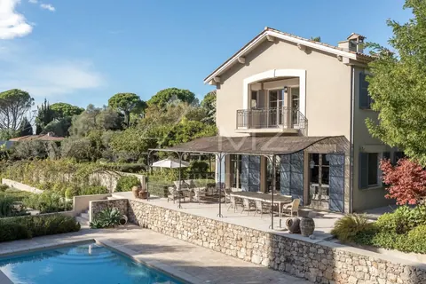 Century Villa 400 year old farm 800m away from the seaside, 7 bedrooms in Antibes - French Riviera Classified ads for sale For Super Rich