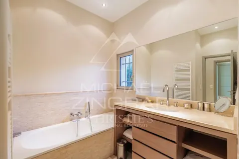 Provençal Villa Tranquility and Nature View Swimming pool, 4 bedrooms in Ramatuelle - French Riviera buy for sale For Super Rich