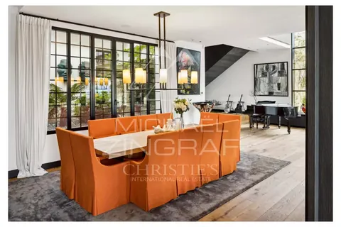 Architectural Villa Breathtaking panoramic views, hills and sunsets Tennis court, 7 bedrooms in Mougins - French Riviera top for sale For Super Rich