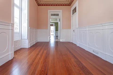 Majestic House Indoor Swimming Pool , 6 bedrooms in Cedofeita, Porto luxury for sale For Super Rich