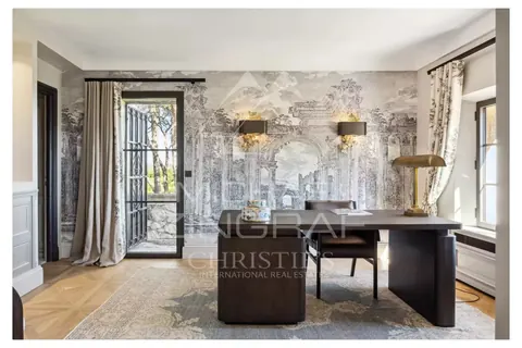 Bastide Villa Built 1920 hillside panoramic view of the sea and the Esterel mountains, 13 bedrooms in Mougins - French Riviera prix for sale For Super Rich
