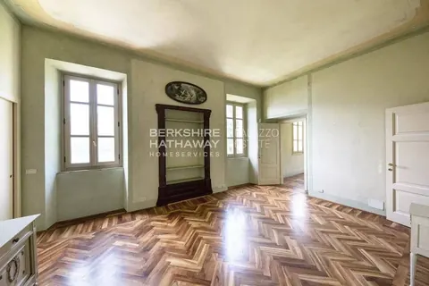 Elegant Villa Panoramic lake view, 9 bedrooms in Blevio - Como expensive for sale For Super Rich