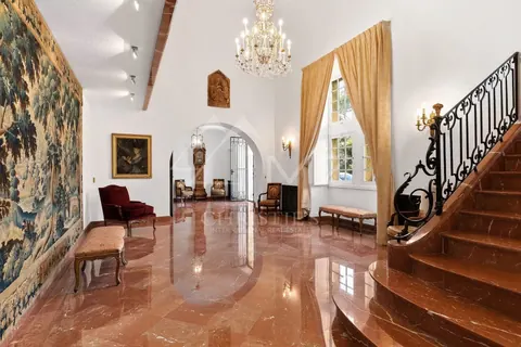 Medieval House Built in 1920 25m marble swimming pool, Tennis court, 10 bedrooms in Mougins - French Riviera search for sale For Super Rich