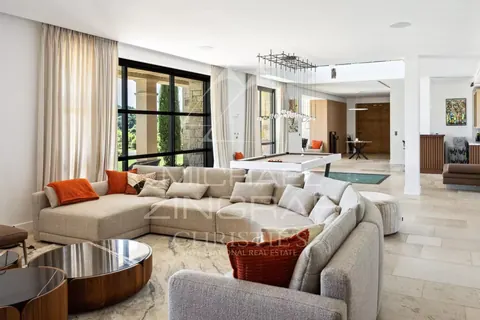 Luxury Villa Top-of-the-range amenitie 15x6m heated swimming pool, 7 bedrooms in Mougins - French Riviera property for sale For Super Rich