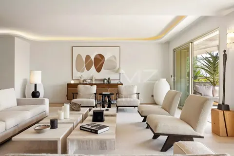 Elegant Villa Heart Californie Jacuzzi overlooking the sea, the Lérins islands and Palm Beach, 4 bedrooms in Cannes available for sale For Super Rich