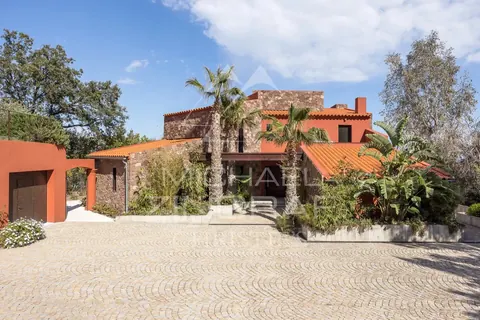 Modern Villa Direct access to the sea large terraces adjoining a long pool, 9 bedrooms in Théoule Sur Mer - French Riviera search for sale For Super Rich