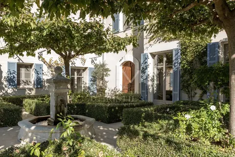 Century Villa 400 year old farm 800m away from the seaside, 7 bedrooms in Antibes - French Riviera real estate for sale For Super Rich