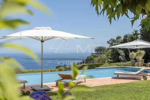 Premium Villa Breathtaking panoramic sea view over the sea ​​and the Glaïeuls  swimming pool, pool house bowling, 8 bedrooms in Cannes - French Riviera real estate for sale For Super Rich