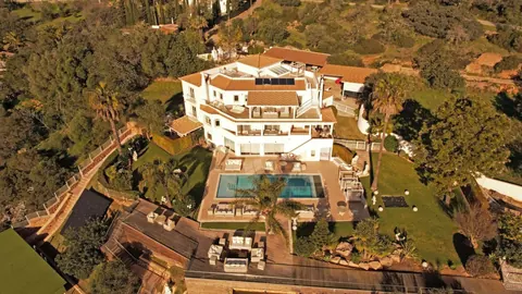 Luxury Villa Sea View Tennis court, 5 bedrooms in Loulé best for sale For Super Rich