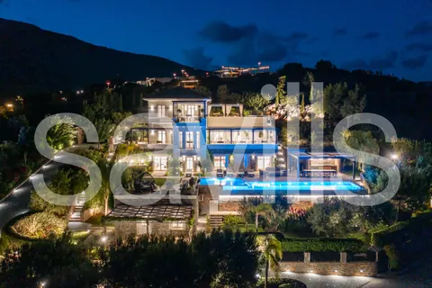 Elegant Villa waterfront property  private beach & jacuzzi, 5 bedrooms in Elounda - Crete