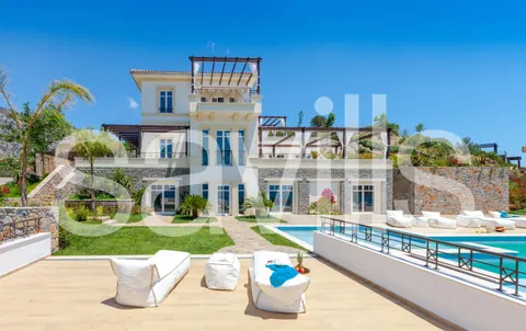 Elegant Villa waterfront property private beach & jacuzzi, 5 bedrooms in Elounda - Crete value for sale For Super Rich Elegant Villa waterfront property private beach & jacuzzi, 5 bedrooms in Elounda - Crete value for sale For Super Rich