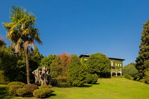 Century Villa Lake View Built 1900, 9 bedrooms in Lake Maggiore Used for sale For Super Rich