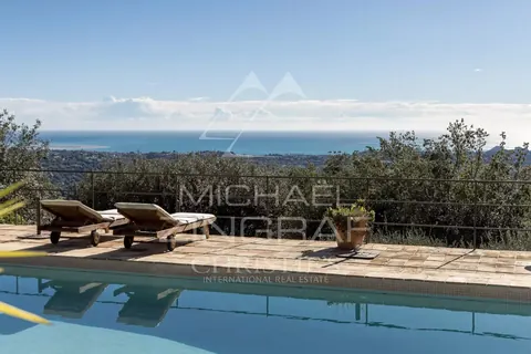 Architectural Villa Spectacular sea views Esterel and Cap d'Antibes 2 Swimming pools, 9 bedrooms in Saint Paul de Vence available for sale For Super Rich