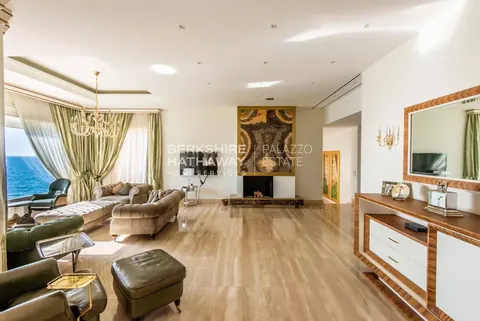 Luxury Villa Beach Front Sea View, 6 bedrooms in Albissola Marina expensive for sale For Super Rich