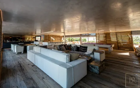 Luxury Penthouse Panoramic 200 sqm balcony and 360 degree view Outdoor jacuzzi & Spa, 4 bedrooms in St-Moritz