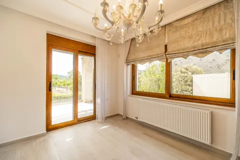 Luxury Villa Beach Front Mountain View, 5 bedrooms in Georgioupolis Apokoronas Chania Crete prix for sale For Super Rich