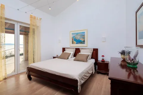 Luxury Villa first row to the sea on a small island waterfront, 5 bedrooms in Zadar prix for sale For Super Rich