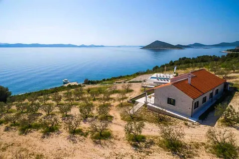 Luxury Villa first row to the sea on a small island waterfront, 5 bedrooms in Zadar RE-LB-IRO1004 for sale For Super Rich