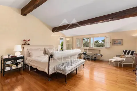 Provencal House Panoramic views sea and the old village Tennis court, pool, stylish summer kitchen, 9 bedrooms in Saint Paul de Vence best for sale For Super Rich
